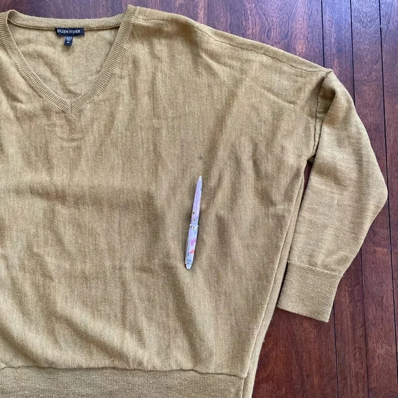 EILEEN FISHER Medium Green VNeck 100% Merino Wool Split Side Hem SweaterREAD - Picture 10 of 11